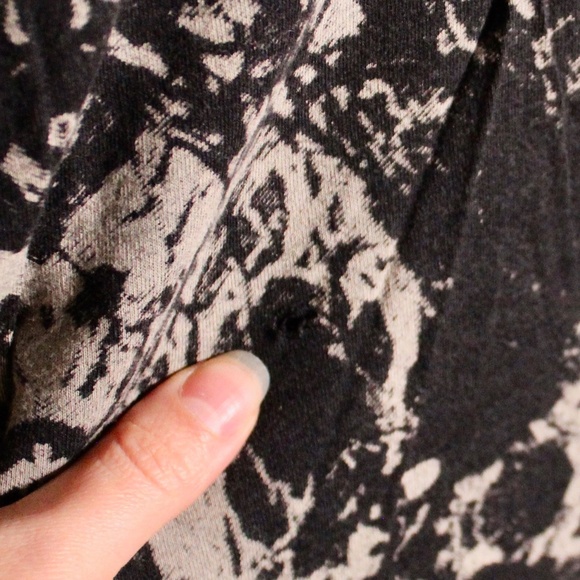 Black n Beige Pattern Long Sleeve - Picture 9 of 9